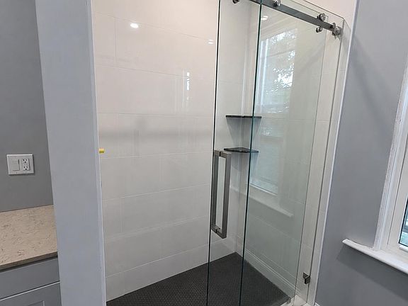 3rd image of 10 Vale St #2