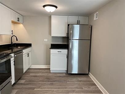 3rd image of 1103 Evans Ave #6B