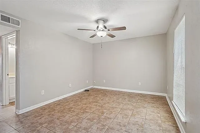1635 Newport Pl #12 — Photo 7