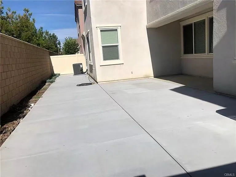 6998 Caledonia Way — Photo 2