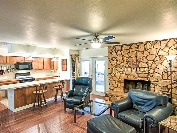 3rd image of 20709 Doney St