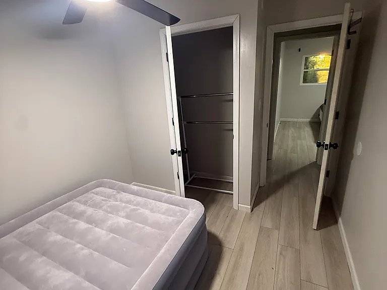 19 Ross Ave — Photo 5