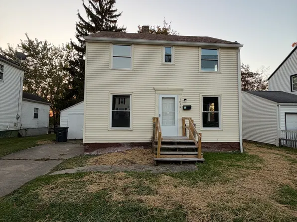1090 Greenwood Ave, Akron, OH 44320