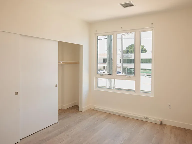 Woodlake Apartments — Photo 80