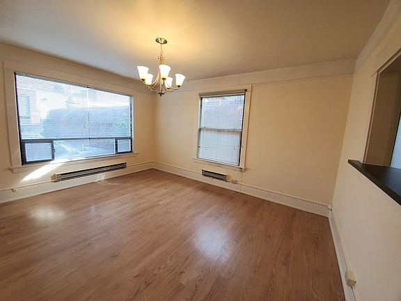 4th image of 206 Harvard Ave E APT 1