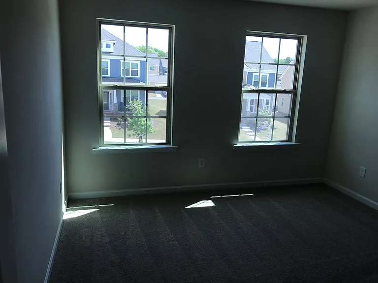1037 Bannister Rd — Photo 7
