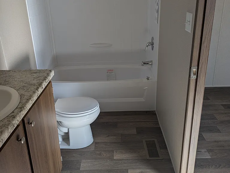 402 E Hector Ave #10 — Photo 9