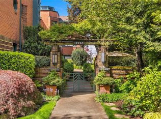 2717 Franklin Ave E APT 204, Seattle, WA 98102