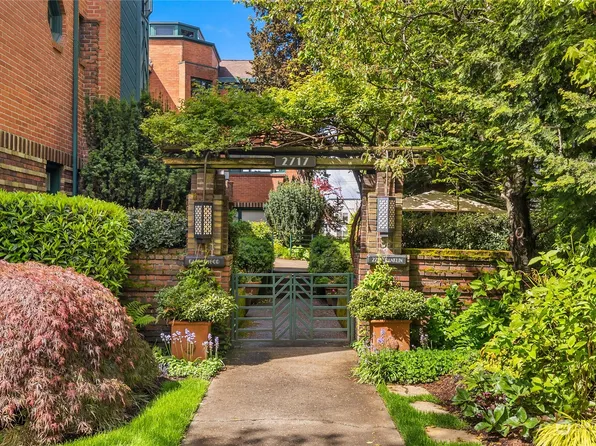 2717 Franklin Avenue E #204, Seattle, WA 98102