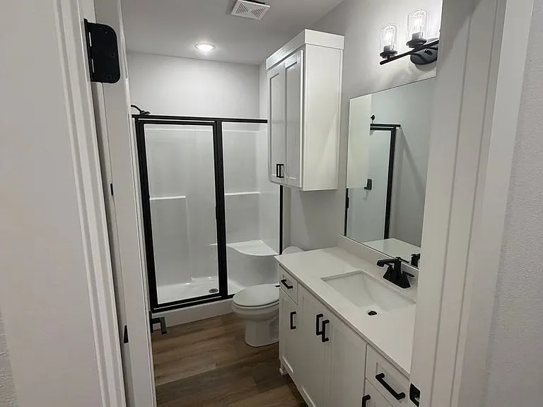 513 W Dallas St — Photo 10