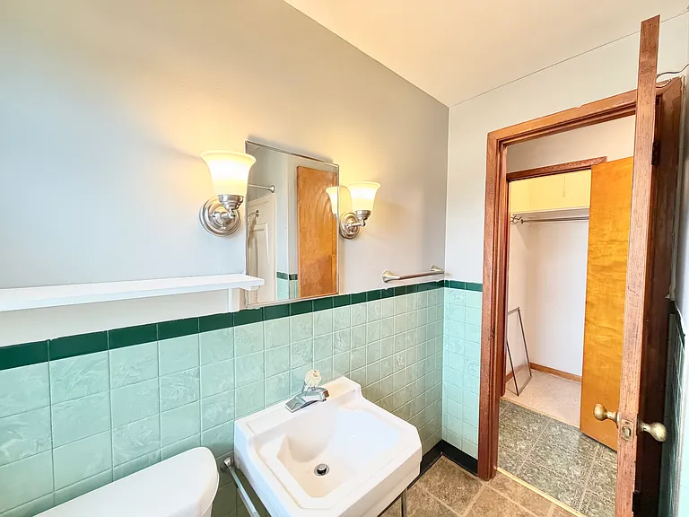 74 Newman St #4 — Photo 10