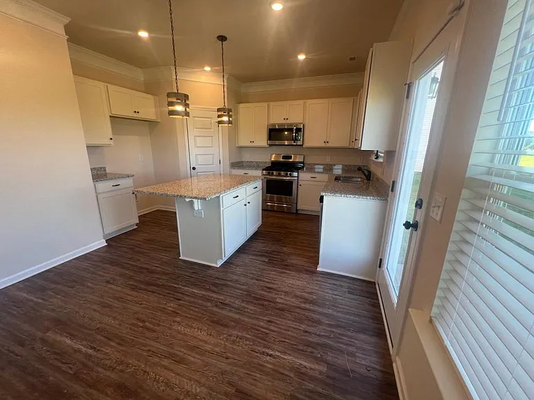 103 Story Ray Dr — Photo 4