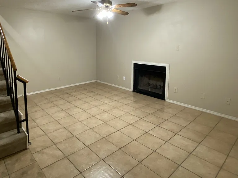 5520 Lewis Ct E — Photo 3