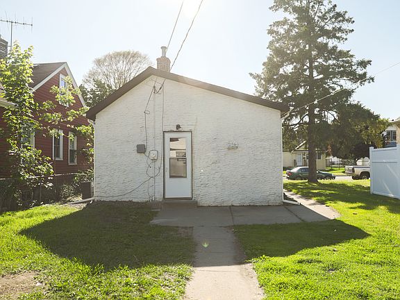 3rd image of 447 5th Ave S