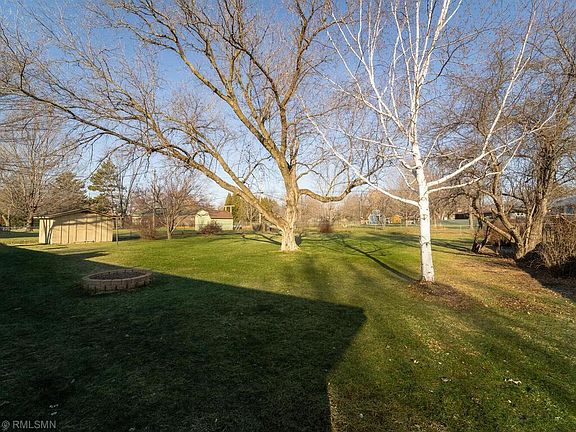 5th image of 827 38th Ln