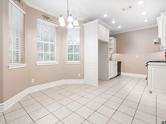5th image of 8007 Cottonwood Dr