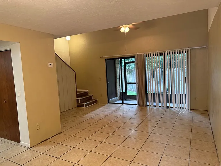 4304 SW 70th Ter #B — Photo 18