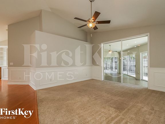 3rd image of 9715 Bay Colony Dr