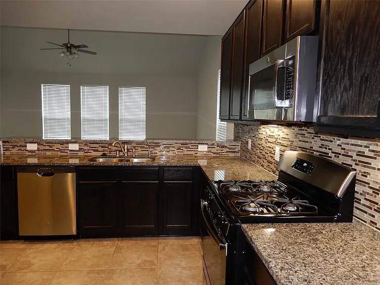 12258 Chestnut Clearing Trl — Photo 3