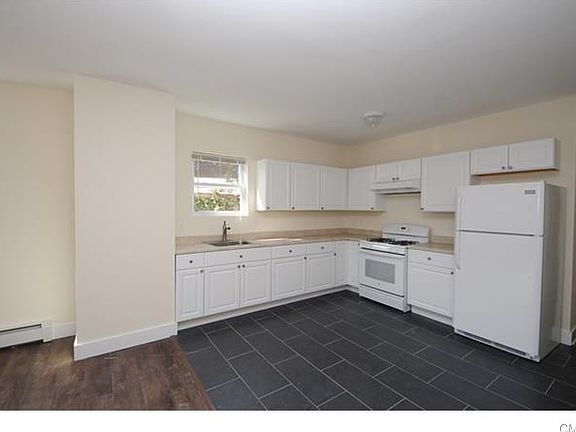 4th image of 5 Woodland Ave APT 2