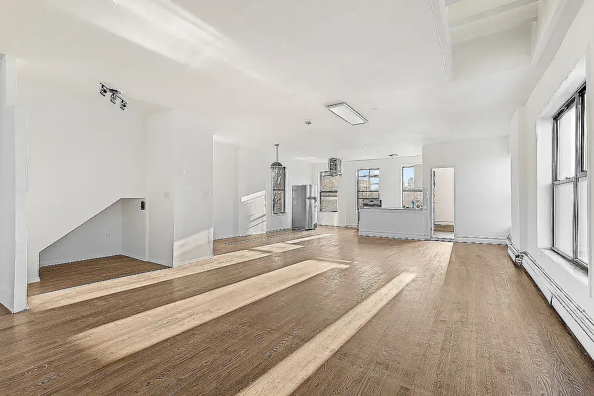 112 32nd Street — Photo 1