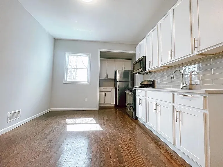 285 Grant Ave #1 — Photo 2