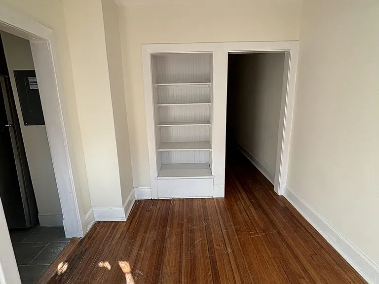 325 V St NE #1 — Photo 24