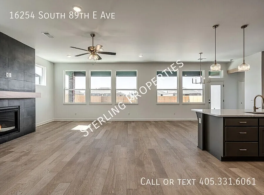 2-Story home in Bixby Village! — Photo 4