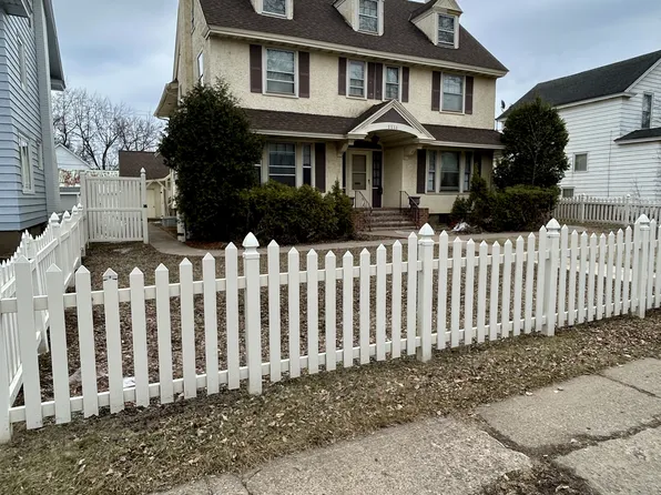 2110 5th Ave E #D, Hibbing, MN 55746