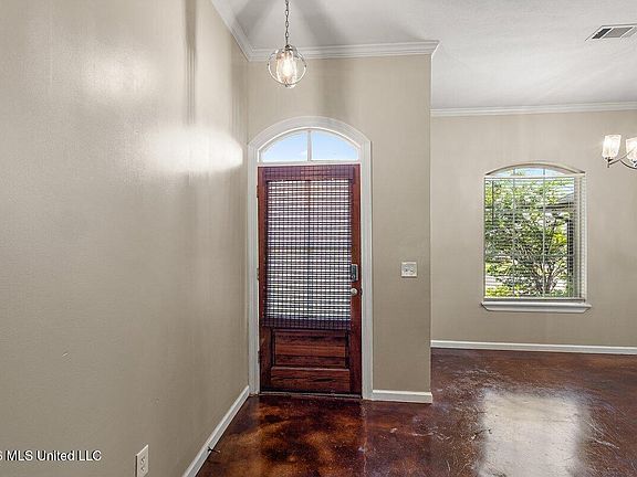 3rd image of 119 Allie Ln