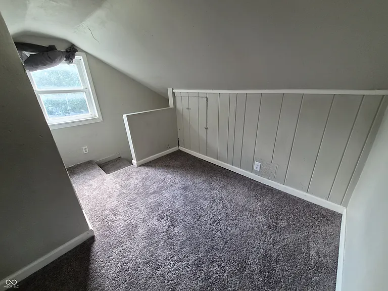 925 N Somerset Ave — Photo 22