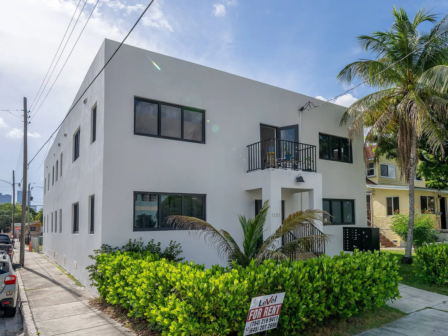 Newly renovated in Little Havana! / 1/1 $1,600 y 2/1 $2,000, remodelados en Little Havana. — Photo 3