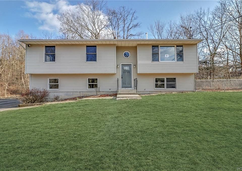 1st image of 37 Orchard Lake Dr