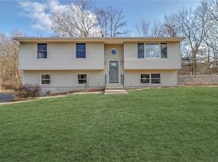 37 Orchard Lake Dr, Monroe, NY
