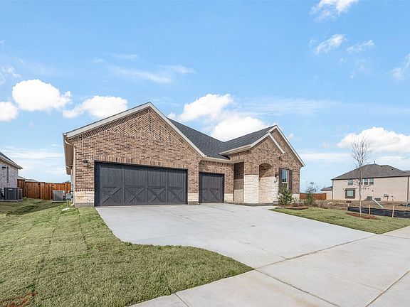 4th image of 8845 Wyndemere Ln