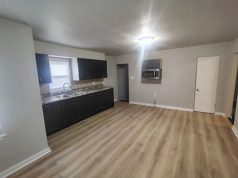 1331 Taft St — Photo 2