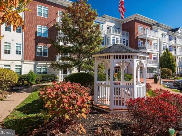 233 Gilpin Dr, West Chester, PA 19382