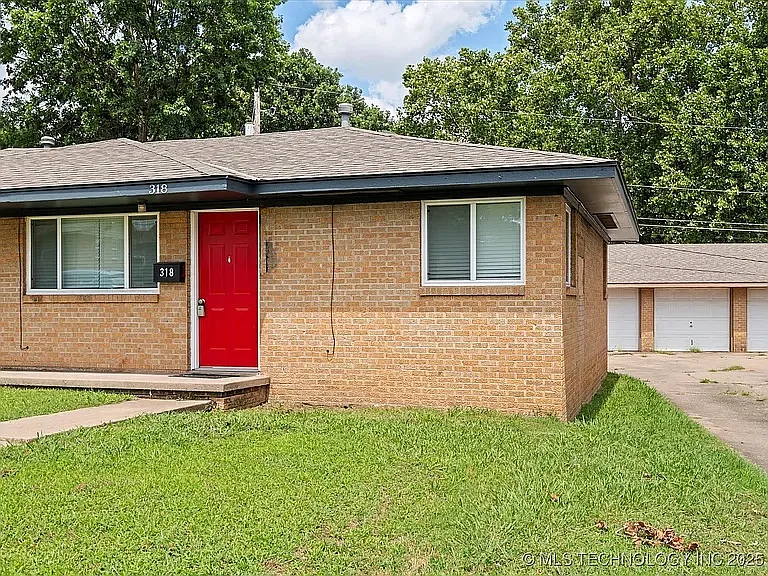 318 SE Avondale Ave — Photo 2