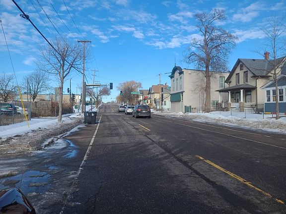 5th image of 704 Western Ave N