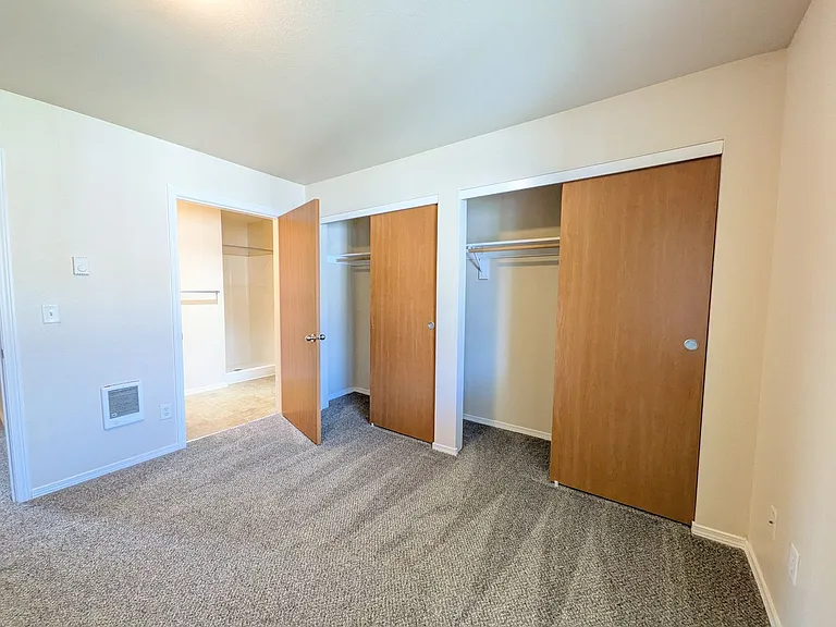 Wellesley Park Apartments — Photo 121