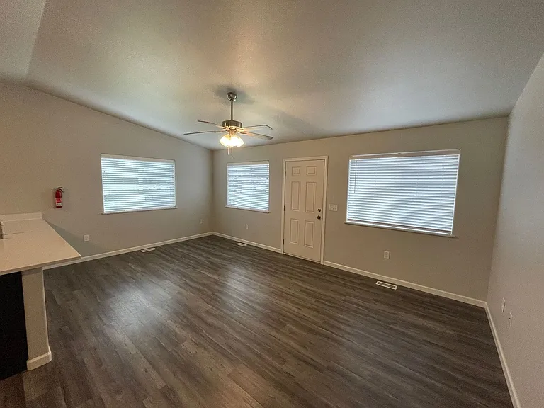 1571 N Tinitun Cir — Photo 3