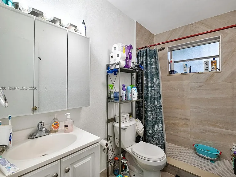 1519 NW 40th St #1 — Photo 6
