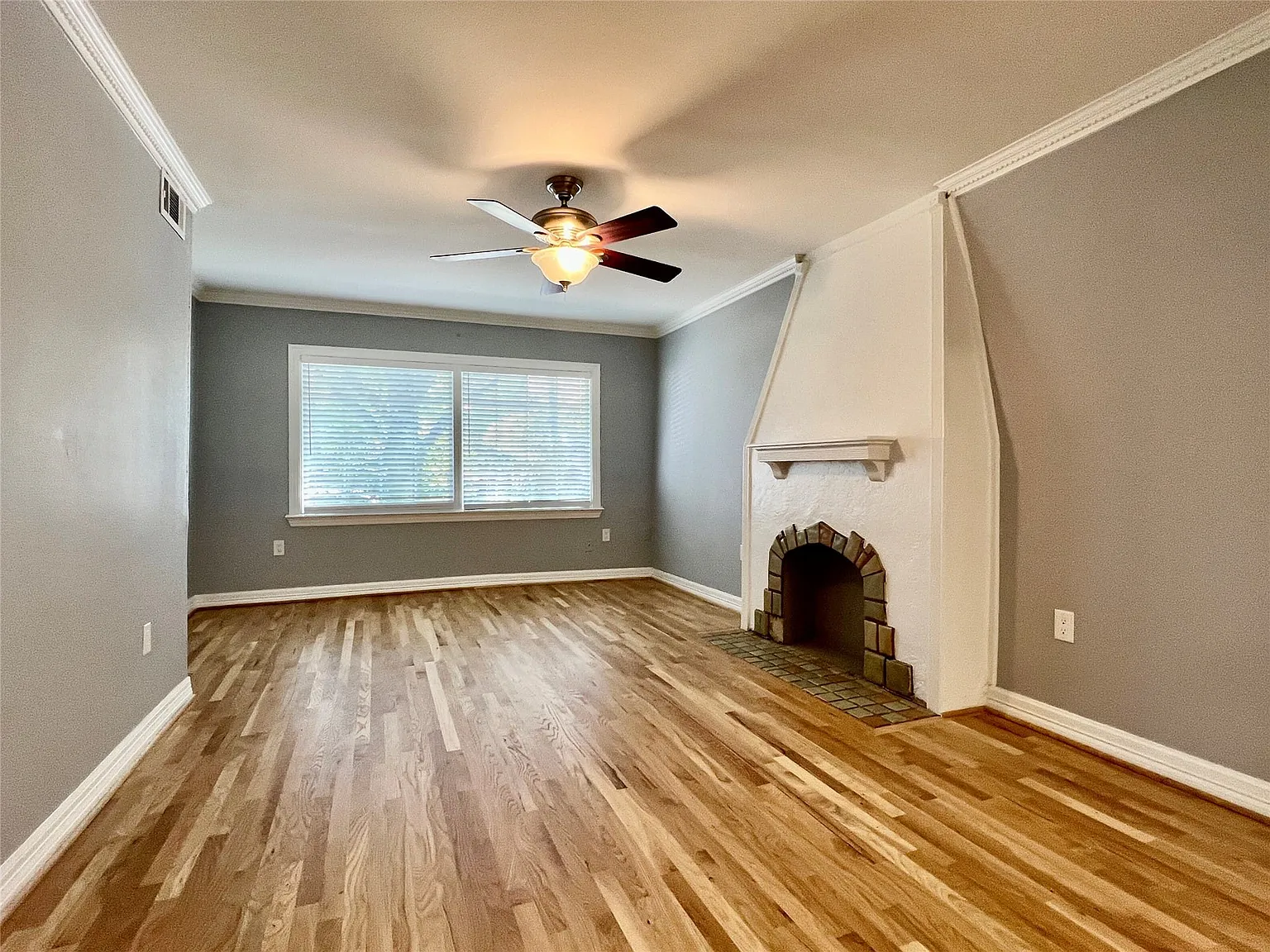 2 bed, 1.5 bath, 1248 sqft, $2,650 — Photo 3