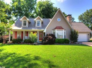9 Heatherbrae Ct, Little Rock, AR 72223