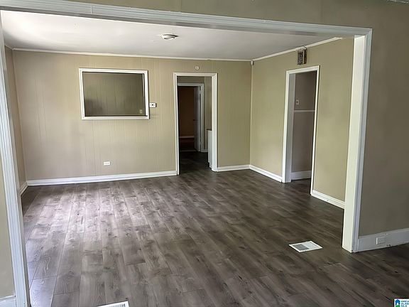 4th image of 1435 Cherry Ave