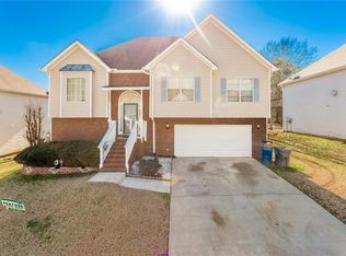 8101 Birch Walk Dr, Riverdale, GA 30274