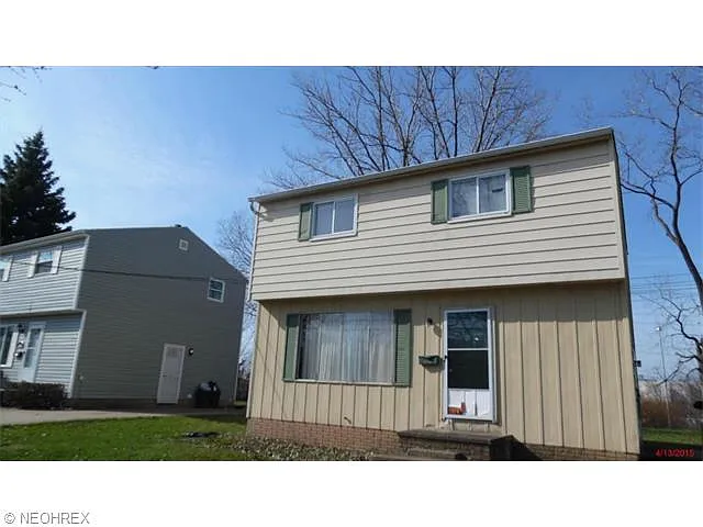 16730 Gerard Ave photo 1