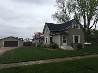 136 E Turner St, Irene, SD 57037