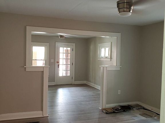 2nd image of 1701-1703 Kent St