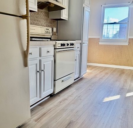 2nd image of 55 Schuyler Ave #19